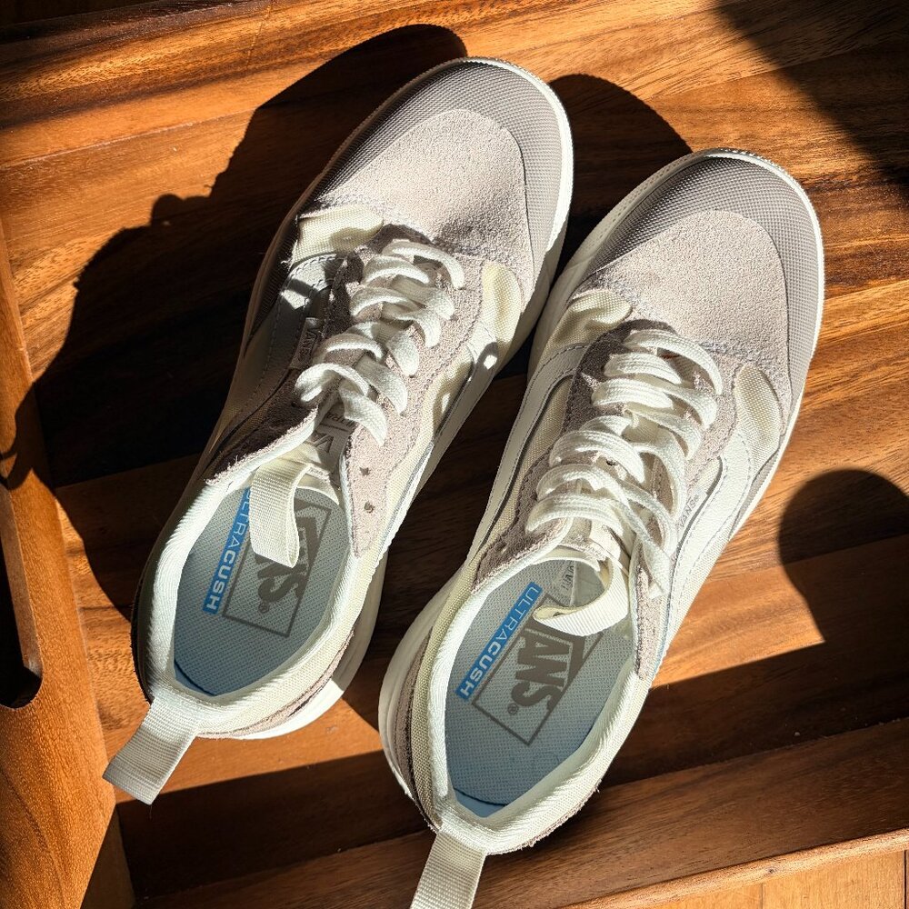 NWOT Vans UltraRange EXO Sneakers Women’s 7.5 Cream